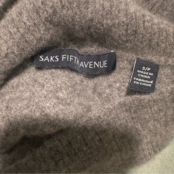 Saks Fifth Avenue Wool Blend Gray Turtleneck Sweater small petite - Picture 7 of 7